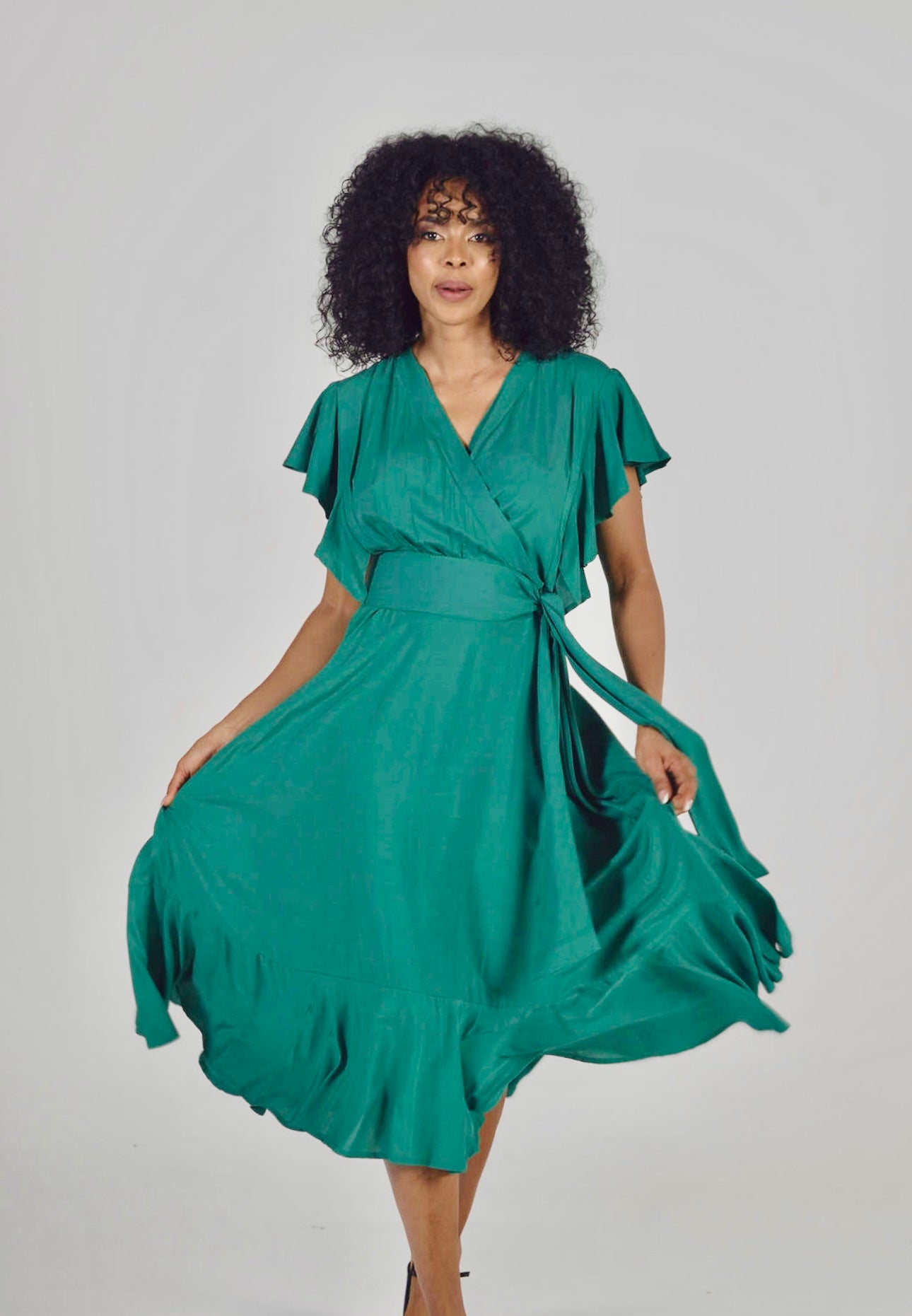 Vestido suelto cruzado Delicate - verde y amarillo